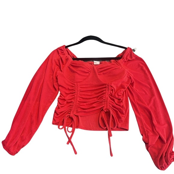 No Boundaries Juniors' Ruched Peasant Top - Picture 4 of 16